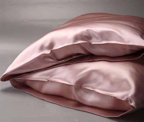 silk vs satin pillowcases.